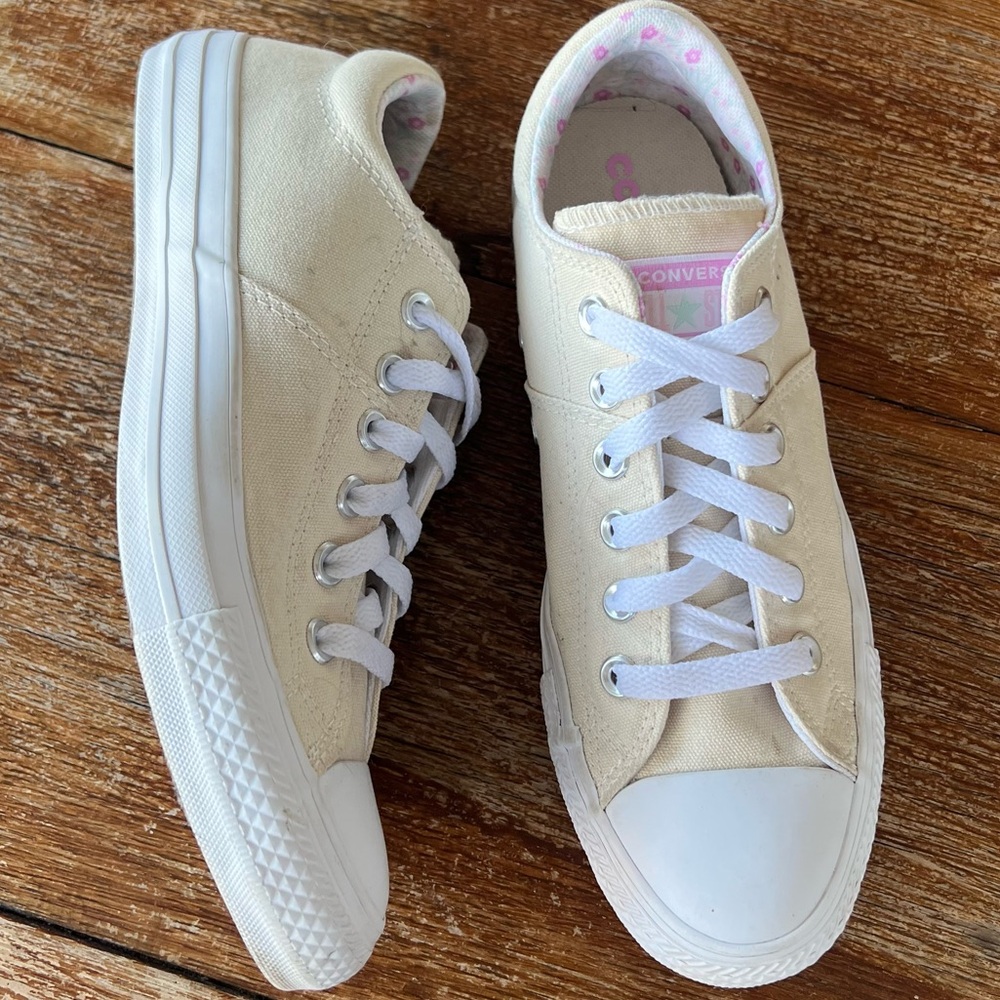 Converse Chuck Taylor All Star Madison Ox Natural Ivory Pink Floral Women's 8